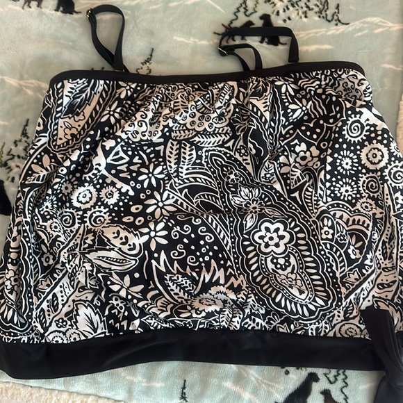 Women’s swim top size 18 w tankini top only - Picture 2 of 4